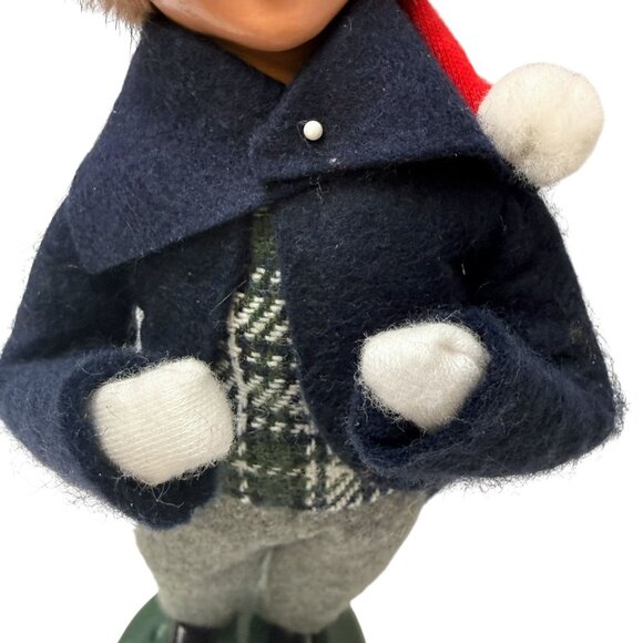 Byer's Choice Carolers Collection Man with Red Hat Christmas Figurine 2003 - Picture 8 of 12